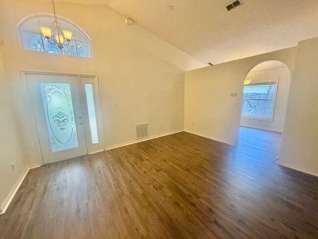 Building Photo - Longwood - 3 Bedroom, 2 Bathroom - $2,295.00