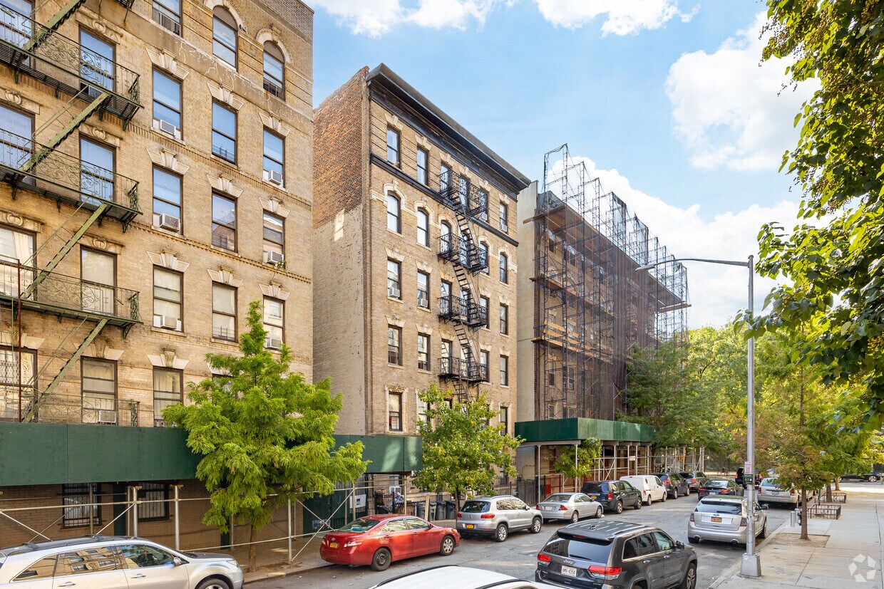 Primary Photo - 304 W 151st St