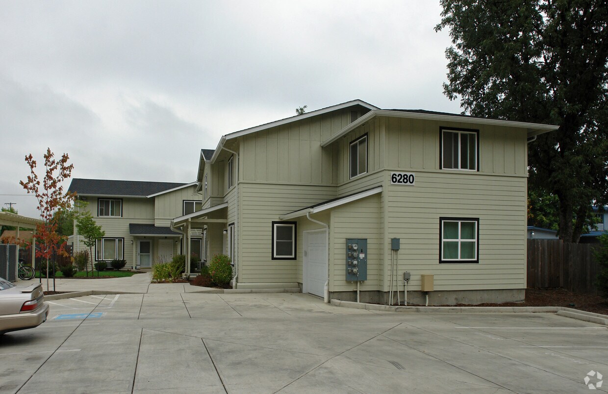Foto principal - 6280-6282 Main St