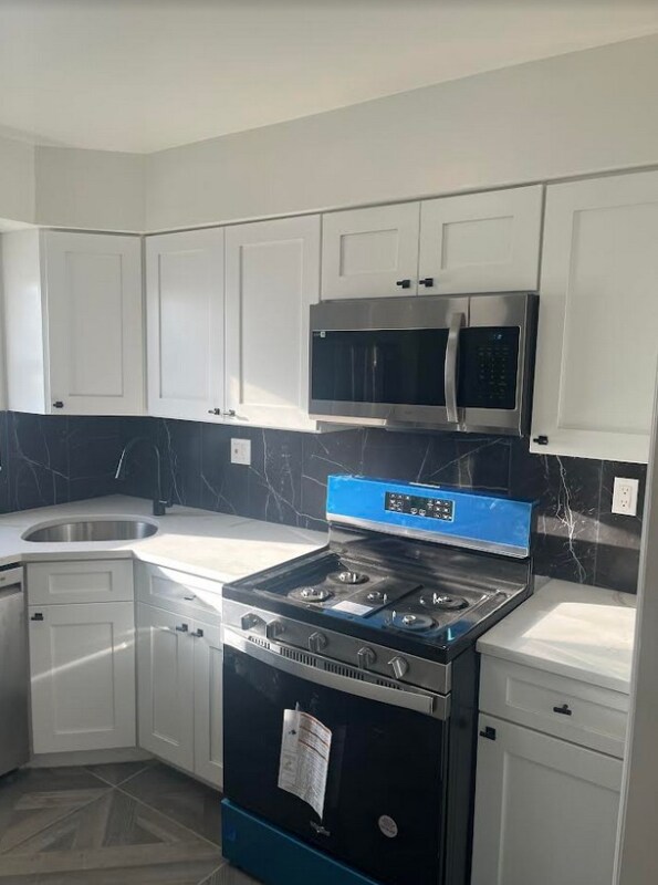 Foto del edificio - 8439-84149 149th Ave