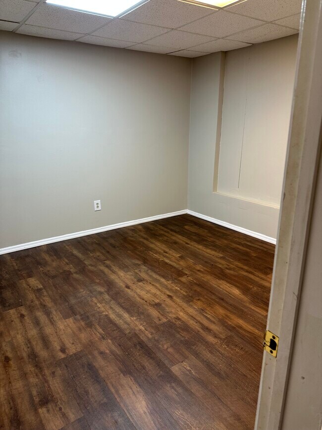 Building Photo - 2563 Treasure Ct