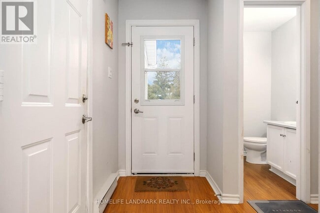 Photo du bâtiment - 700 Harmony Rd N