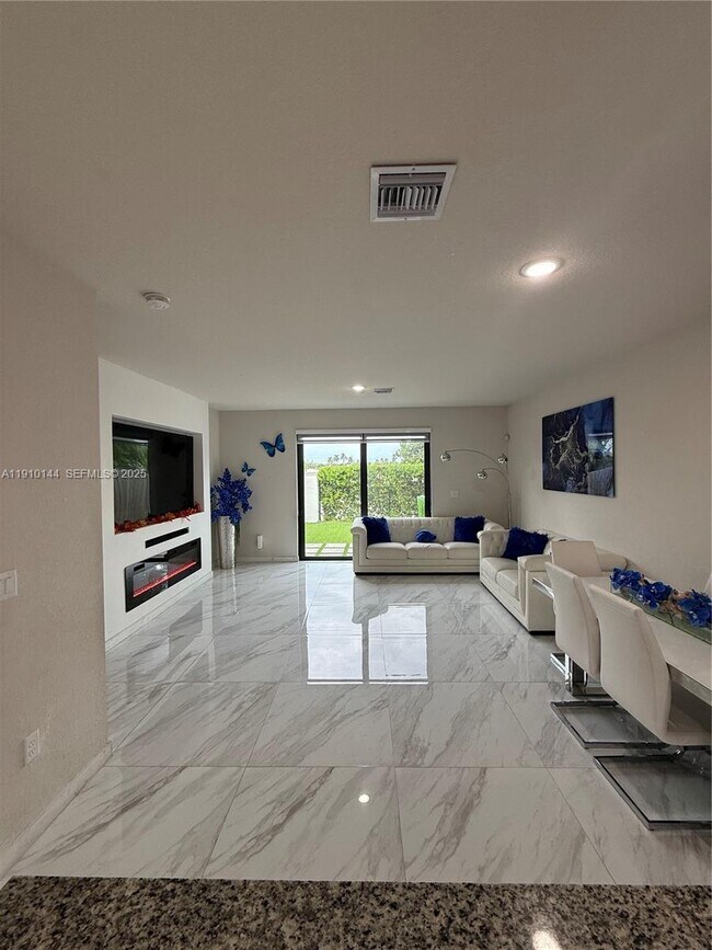 Foto del edificio - 10917 SW 232nd Terrace