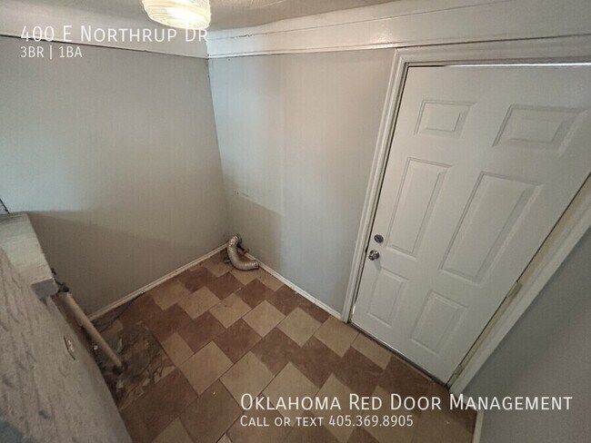 Foto del edificio - 400 E Northrup Dr