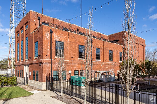 Foto del edificio - Electric Depot