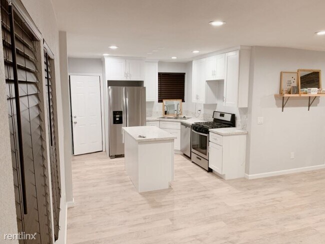 Foto del edificio - 3 br, 2 bath House - 730 47th St