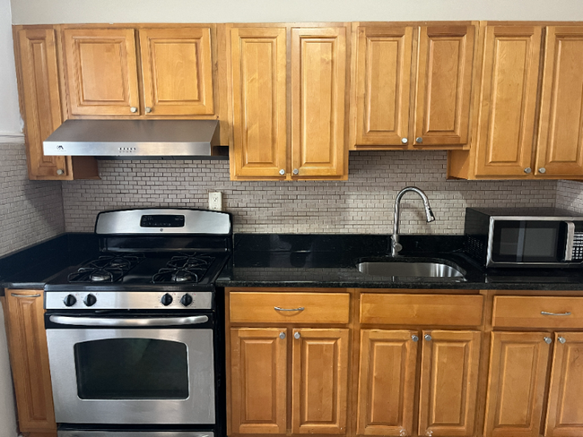 Foto del edificio - 7216 Glenloch St