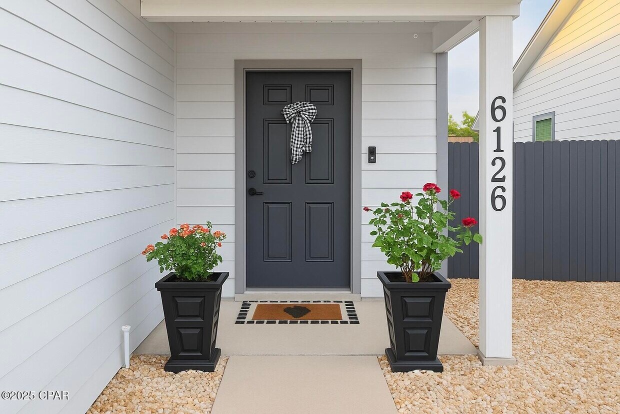 Foto principal - 6126 Loquat Ave