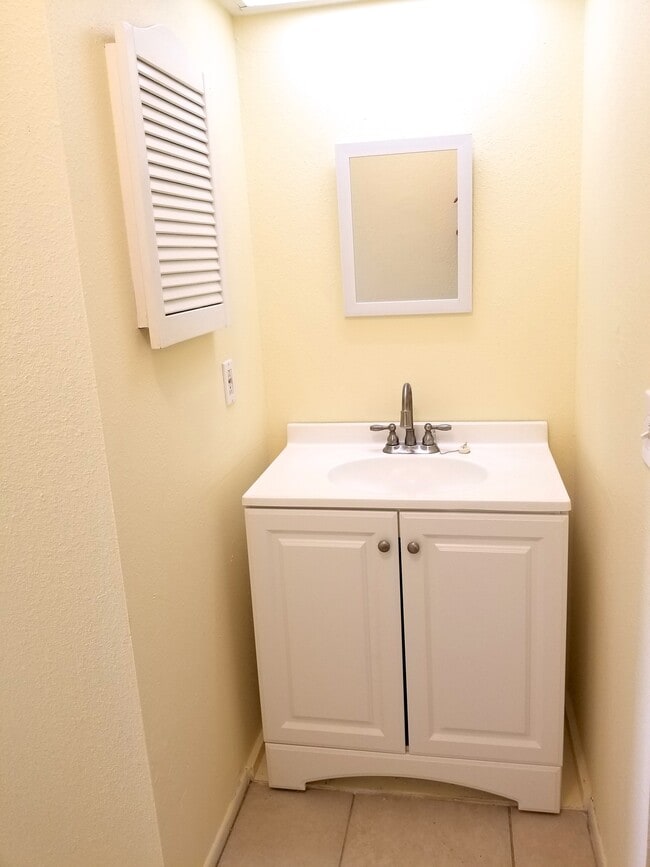 Building Photo - 1118 15th St W