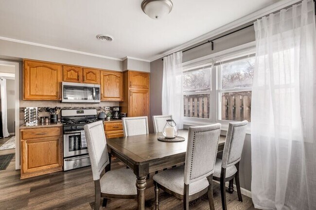 Building Photo - 14928 Millard Ave