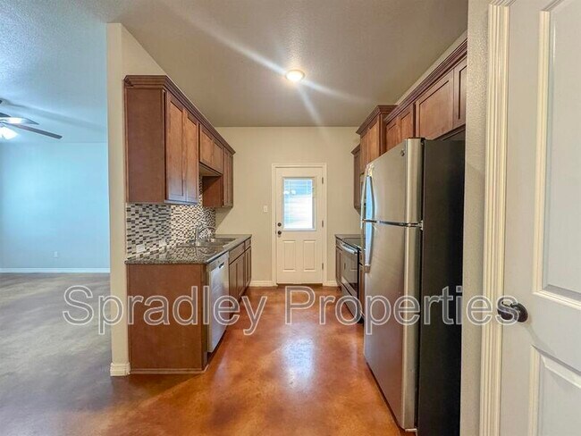 Building Photo - 203 Sparrow Cove
