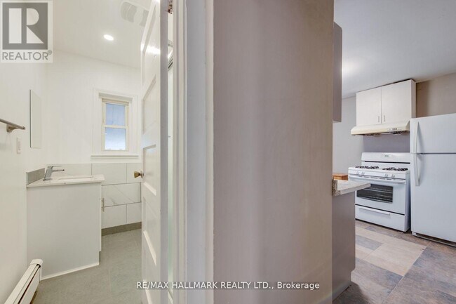 Photo du bâtiment - 576 Ossington Ave