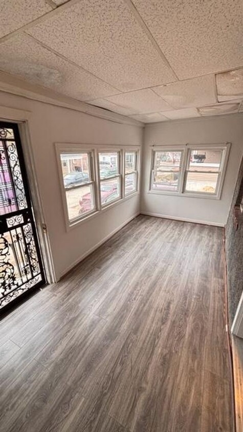 Primary Photo - 3 Bed, 1 Bath