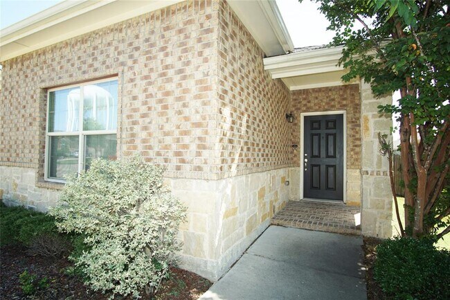 Building Photo - 632 Alexander St