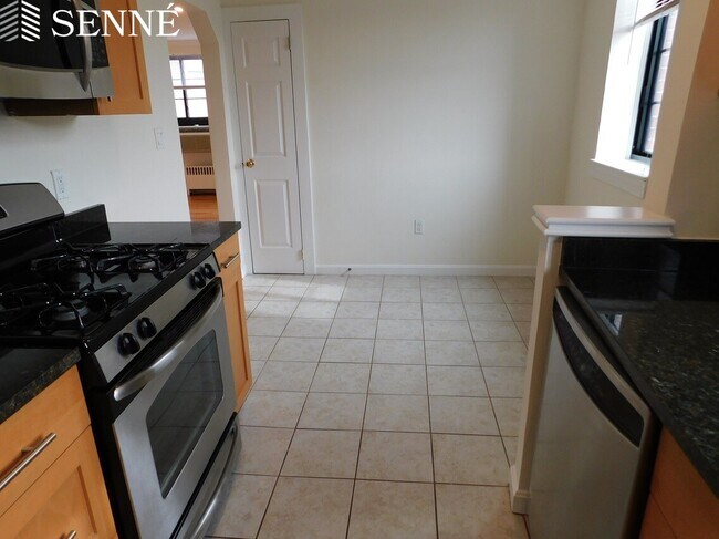 Building Photo - 56 Brattle St