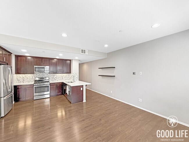 Building Photo - Beautiful 2BD/2.5 BA W/ A/C, Private Balcony, and Detached Garage in Kearny Mesa!