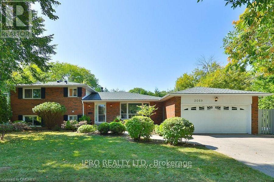 Photo principale - 2069 Thornlea Dr