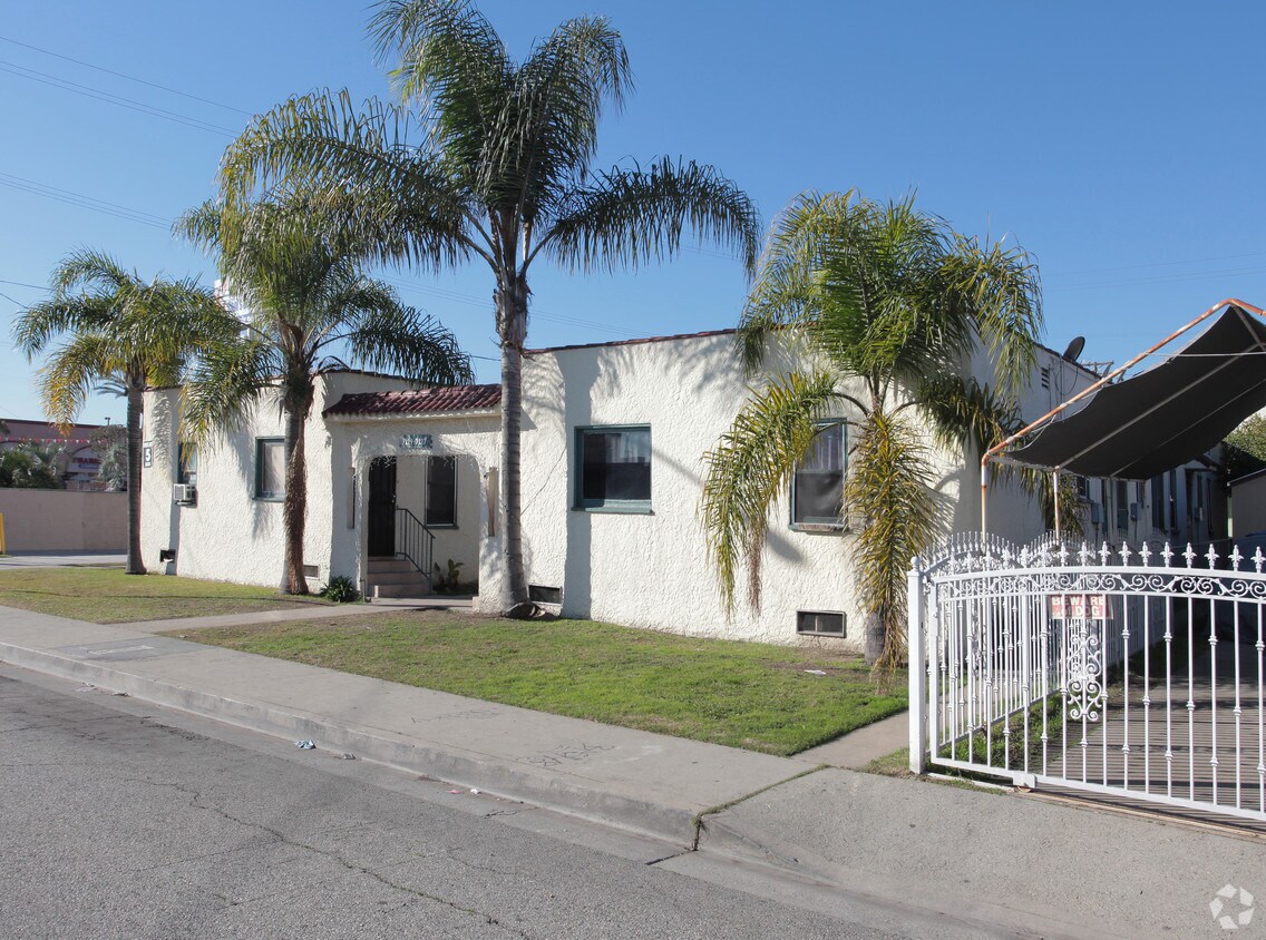 Primary Photo - 7127-7129 Plaska Ave