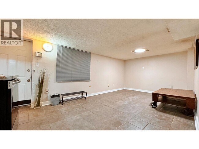 Photo du bâtiment - 417 E 17th Ave