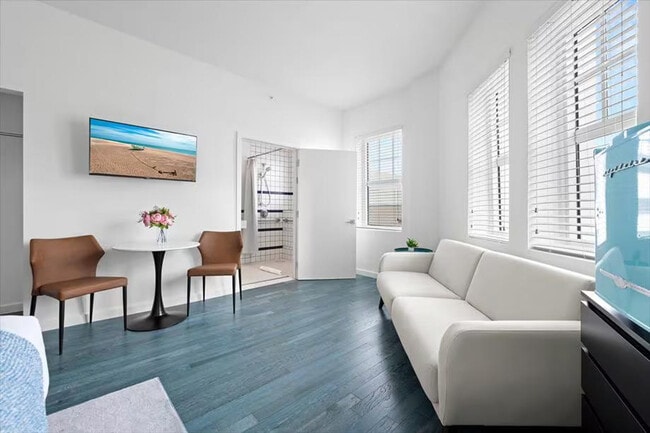 Building Photo - 1701 Alton Rd