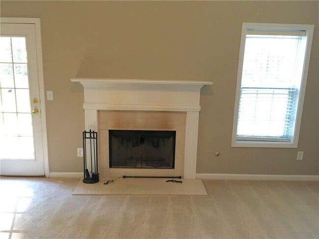 Building Photo - 233 Hunt Creek Dr