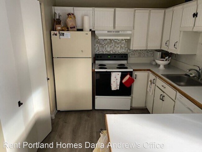 Building Photo - 2 br, 1 bath House - 11940 SW Iron Horse Lane