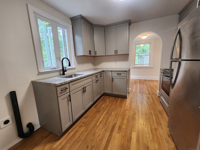 Foto del edificio - 164 Lakeview Ave