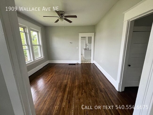 Building Photo - 1909 Wallace Ave NE