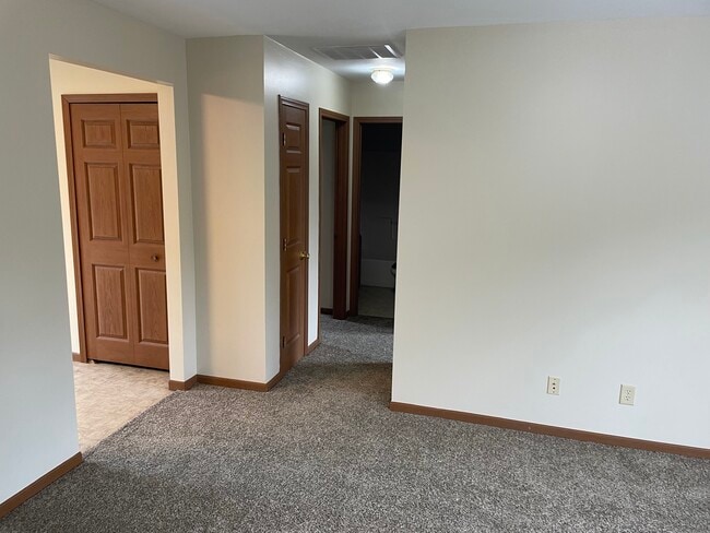 Building Photo - 1387 Jackson Ave
