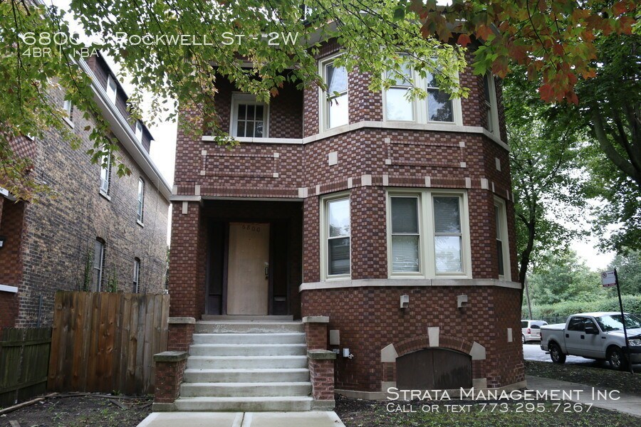 Foto principal - 6800 S Rockwell st #2W - $1,600/mo (4br/1b)
