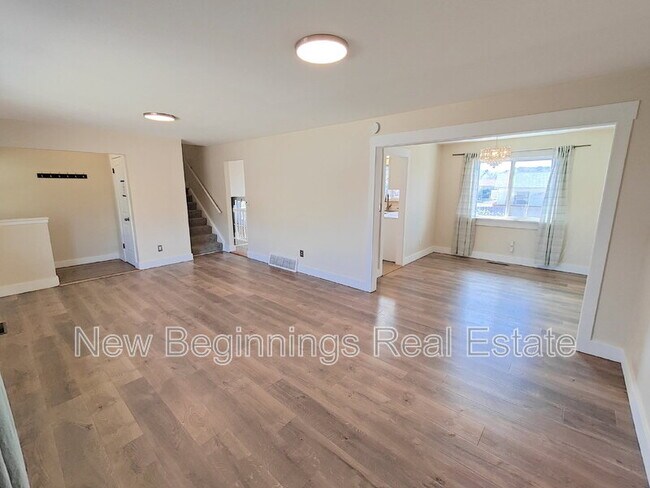 Foto del edificio - 5330 Silver Spur Ave