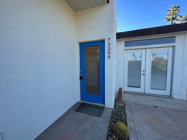 Building Photo - AVAILABLE NOW! BEAUTIFUL 2 Bedroom 2 Bathr...