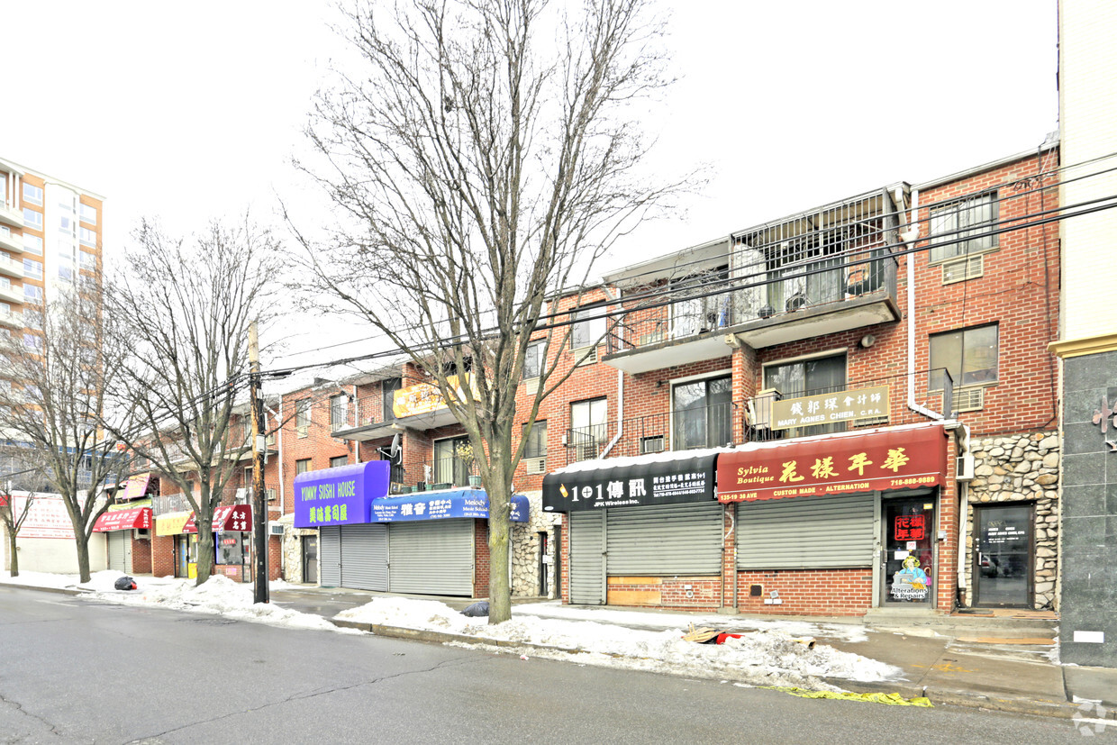 Primary Photo - 13505-13515 38th Ave
