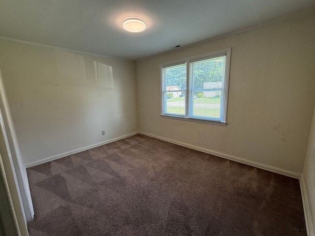 Building Photo - 2261 Onslow Dr