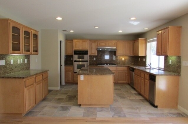 Foto del edificio - Beautiful 5 Bedroom 4 Bathroom Home in Wes...