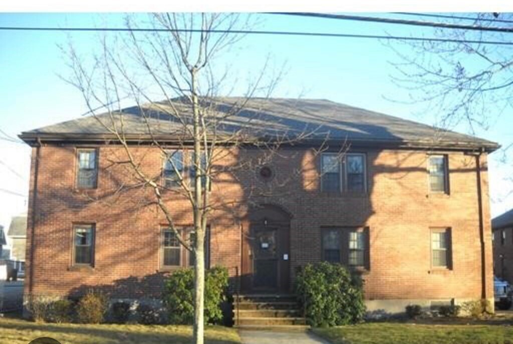 Primary Photo - 12 S Walnut St