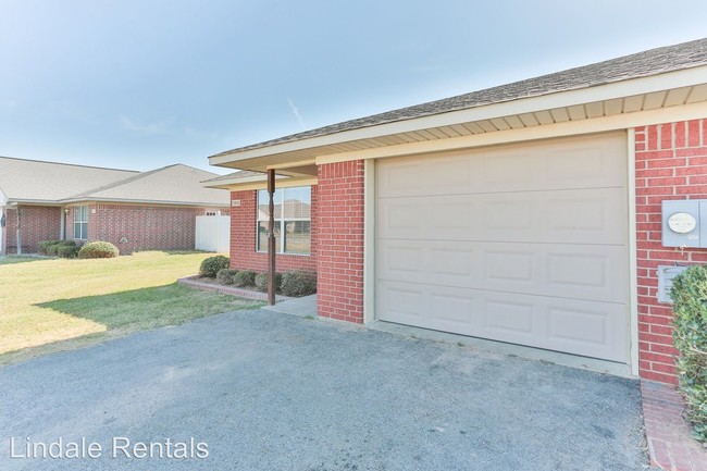 Building Photo - 16140 Rolling Meadows Dr