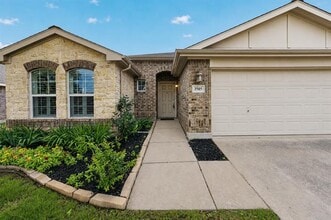 Building Photo - 3505 Willow Springs Dr