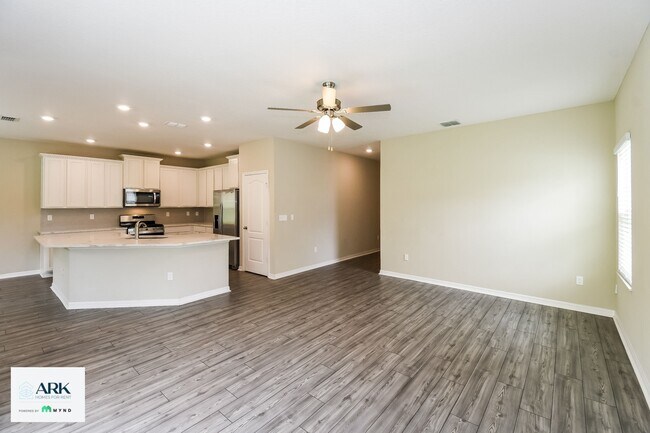 Building Photo - 337 Fellbrook Dr