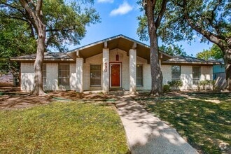 Building Photo - 430 Sandy Trail