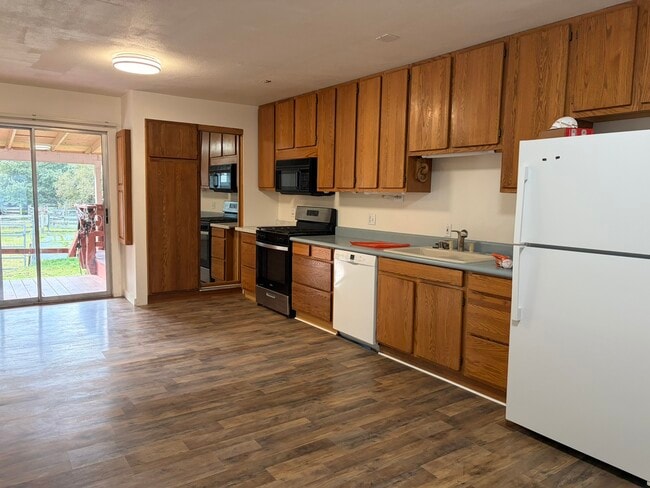 Foto del edificio - 863 Atherton Ave