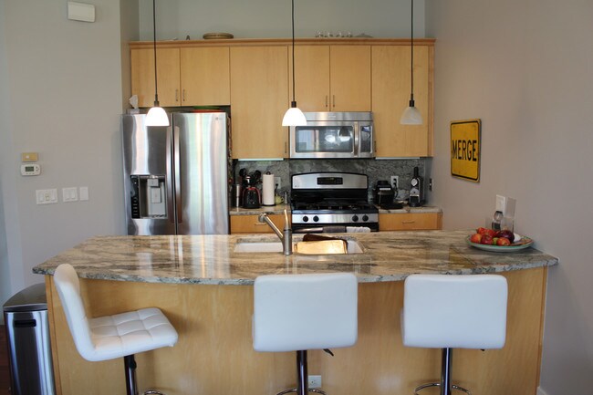 Foto del edificio - 1019 Marcy Plaza