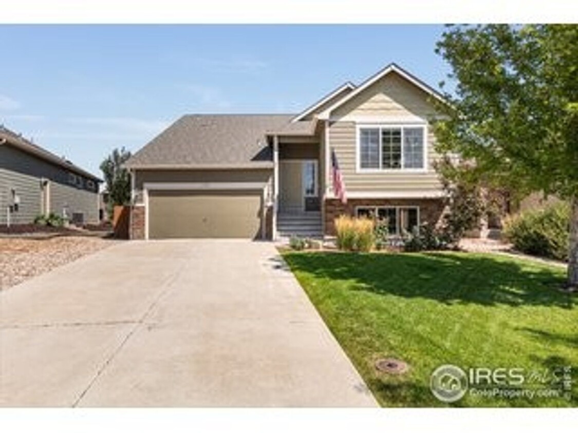 Foto principal - Beautiful home in South Fort Collins