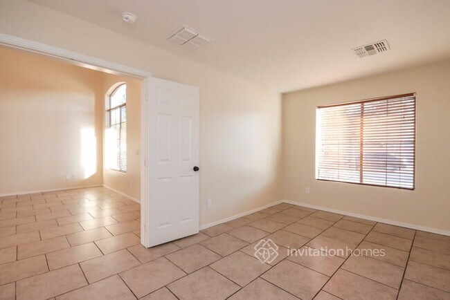 Building Photo - 15258 N 136th Ln
