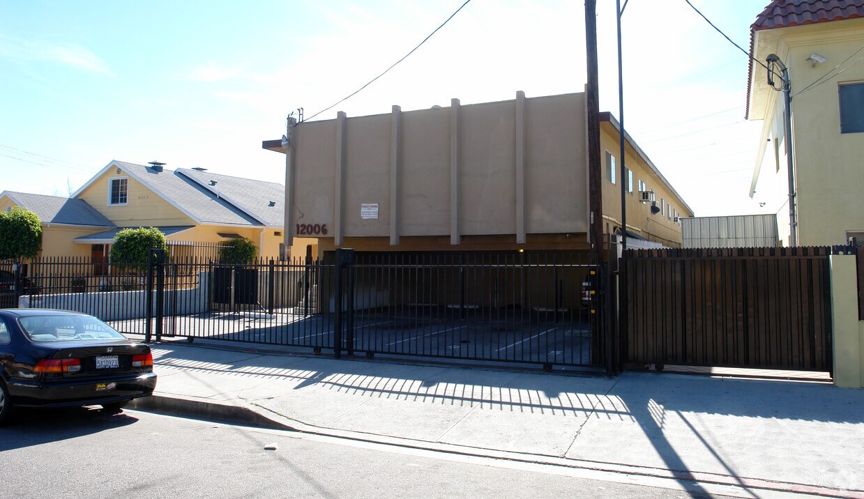 Building Photo - 12006 Runnymede St