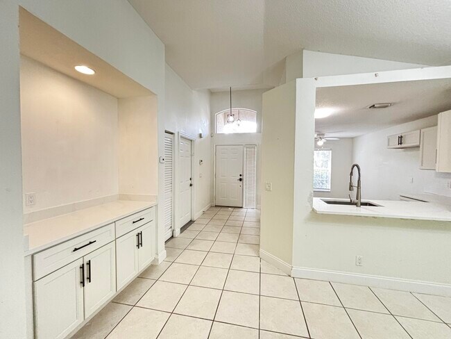Building Photo - 5344 Edenwood Ln