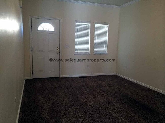 Building Photo - Spacious 3-Bedroom Townhome in Gated Draper Community