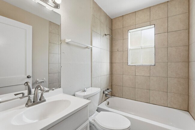 Foto del edificio - 729 13th Ave N