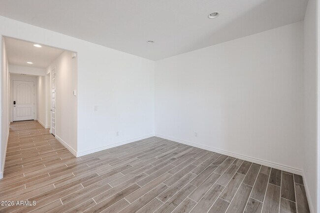 Foto del edificio - 17064 W Briles Rd