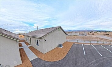 Building Photo - 1340 E Arrowhead St